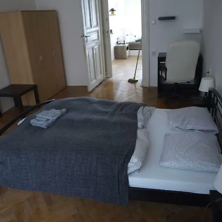 Americka 25, 2 Vinohrady * Prague
